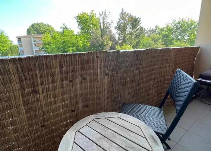 Le De Jeanne Apartment *